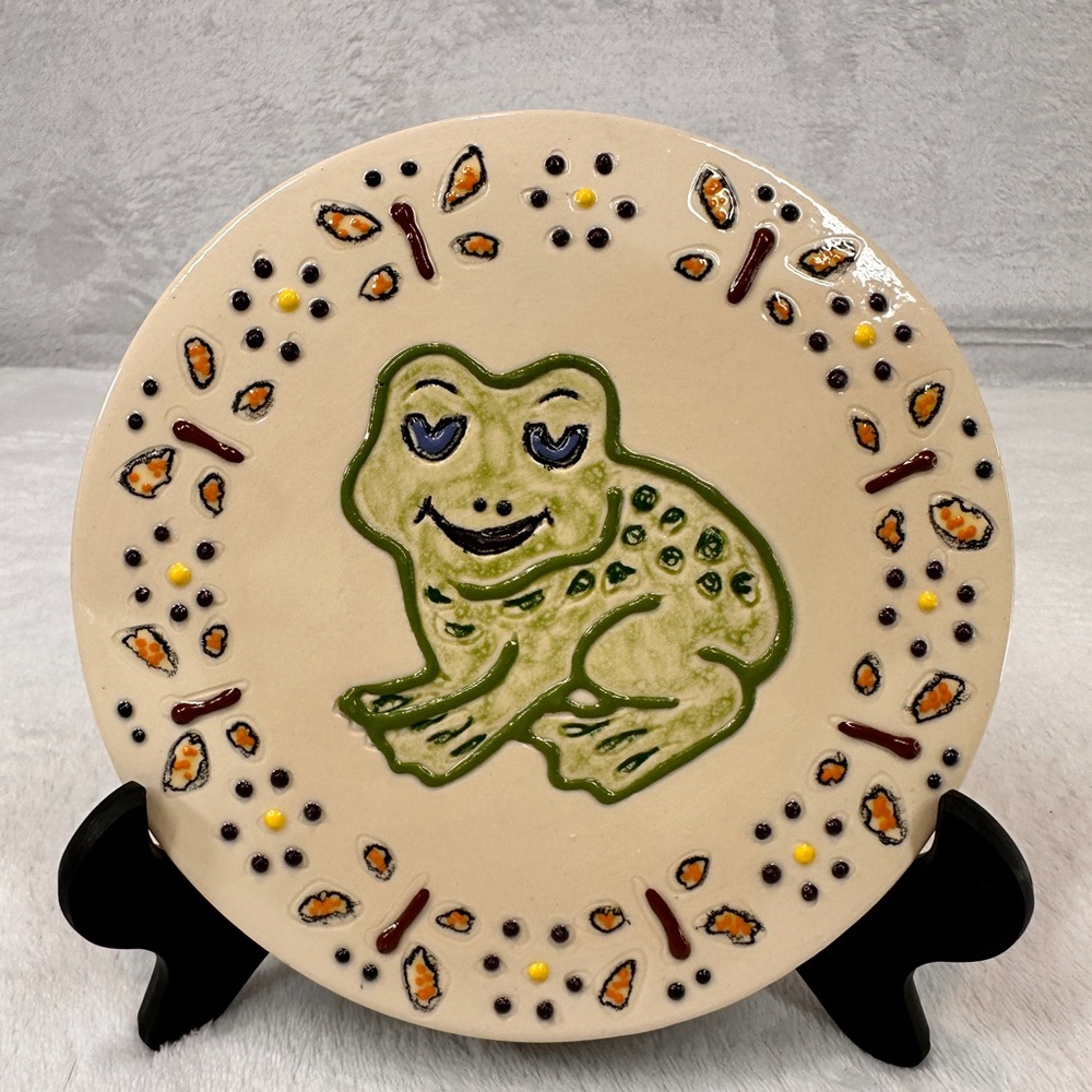 Aboriginal Dot Studio Art Pottery Frog Heart Eyes Butterfly Floral Pot Lily Pads - Picture 5 of 16